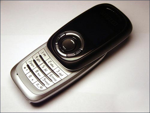 Mobil Mania: Alcatel OT-E 260
