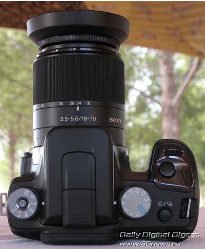 Цифровая зеркальная камера Sony DSLR-A100