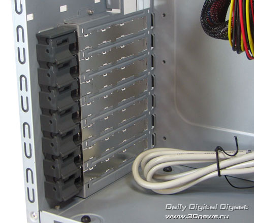 ���������� ���������� Thermaltake Swing