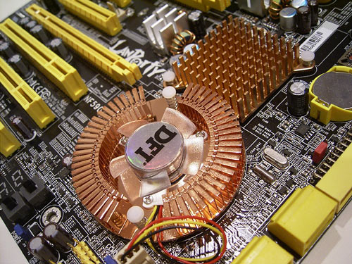 DFI LanParty NF590 SLI M2R/G