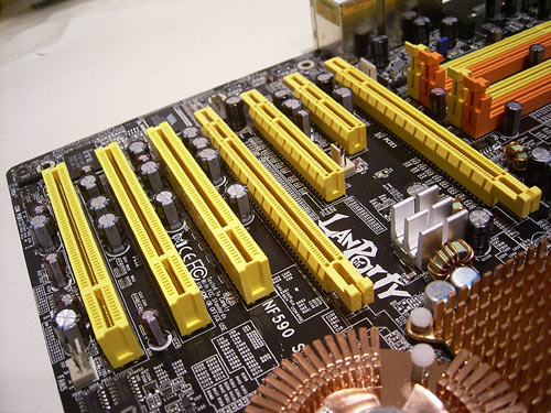 DFI LanParty NF590 SLI M2R/G