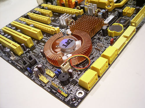 DFI LanParty NF590 SLI M2R/G