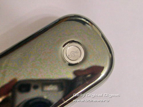 Тыльная сторона Haier M600