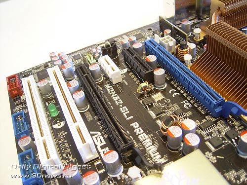 ASUS M2N32-SLI Premium