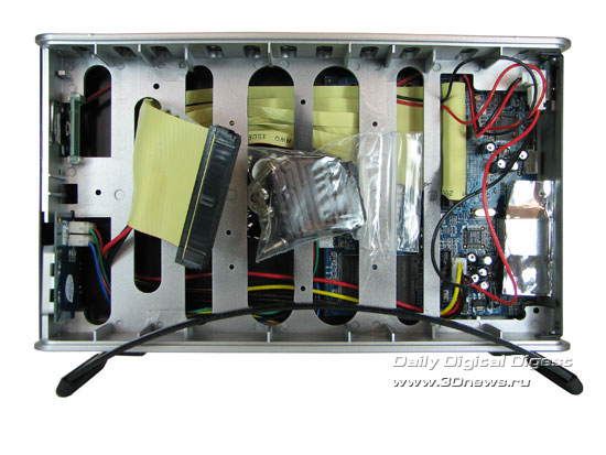 RaidSonic ICY BOX IB-NAS2000 Внутри