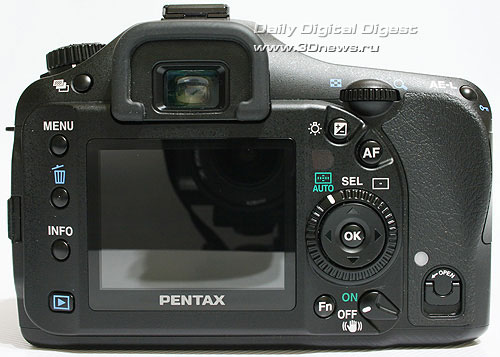Pentax K10. Вид сзади