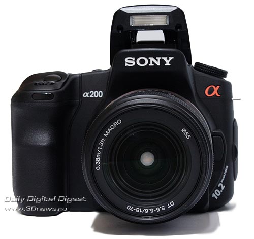 Sony DSLR-A200. Вид спереди.