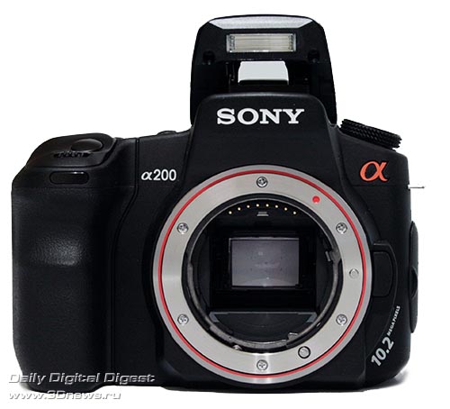 Sony DSLR-A200. Вид спереди.