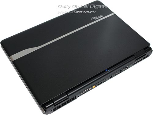 Fujitsu-SIEMENS Amilo Xi2428. Вид общий.