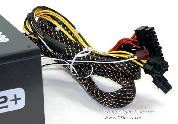 ������ Enermax MODU82+ EMD525AWT