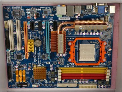 Gigabyte GA-MA79GP-DS4H