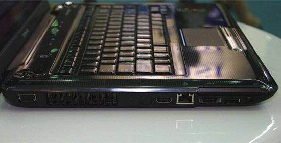 Toshiba A300_left