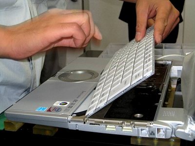 Как закаляются неубиваемые ноутбуки