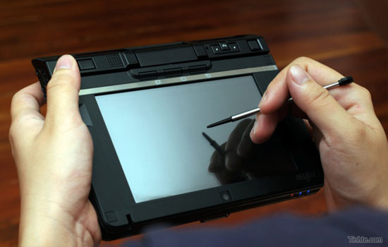 Fujitsu Lifebook U2010 3