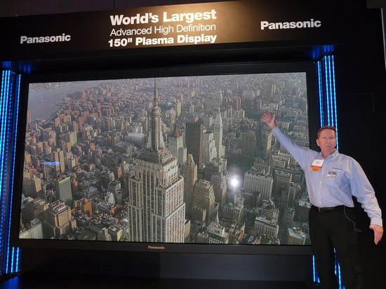 150-дюймовая плазменная панель Panasonic