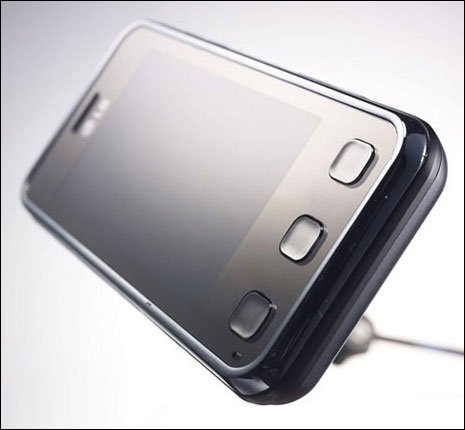 LG-KC910: новый мультимедийный телефон (фото)