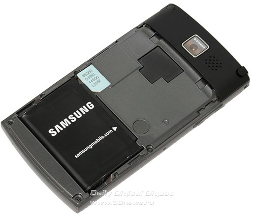 Samsung SGH i780. Вид сзади со снятой крышкой