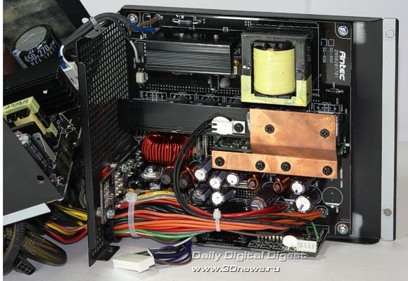 Внутренняя конструкция Antec Signature SG-650