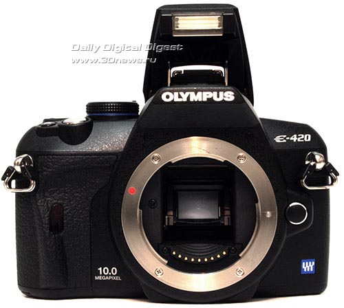 Olympus E-420. Вид спереди