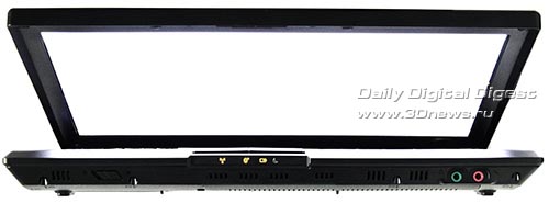 Lenovo ThinkPad SL300. Вид спереди