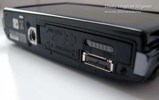 Отсек для аккумулятора и карты памяти Sony Cyber-shot DSC-T300