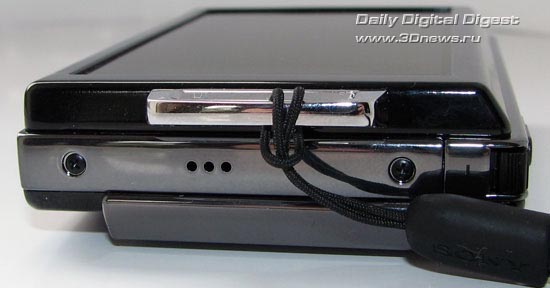 Sony Cyber-shot DSC-T300, правая поверхность