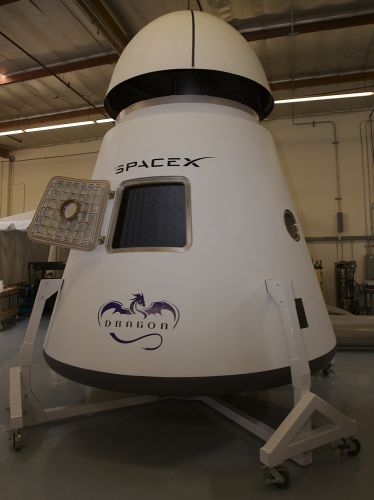 Капсула SpaceX Dragon