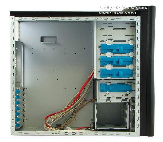 Enermax Phoenix ECA3162-B - вид сбоку в открытый корпус