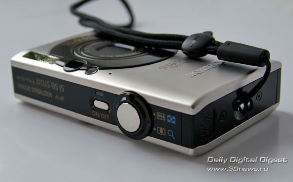 Canon IXUS 85 IS, вид справа снизу