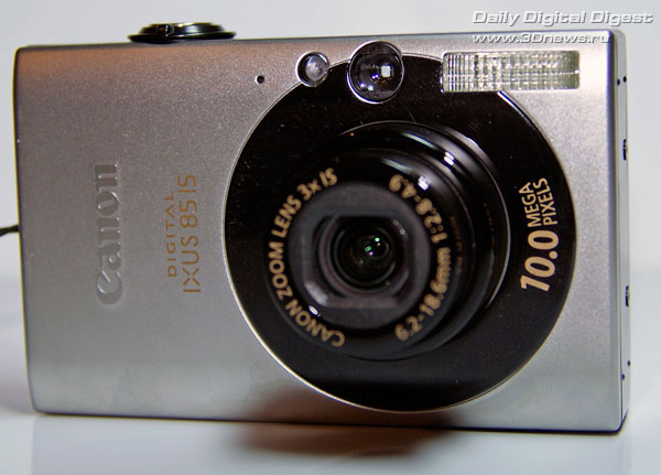 Canon IXUS 85 IS, вид спереди