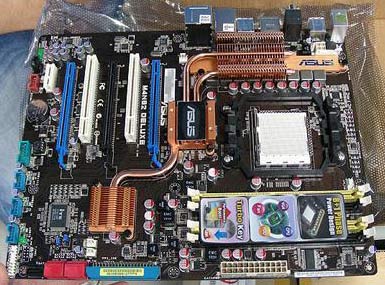 ASUS M4N82 Deluxe