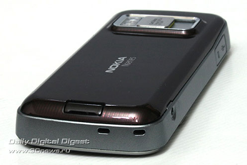 Nokia N79. Вид снизу
