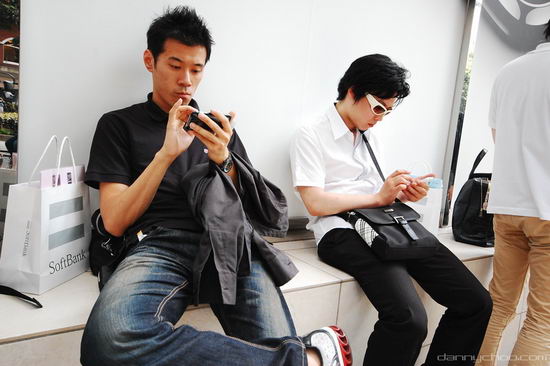 iPhone � ������