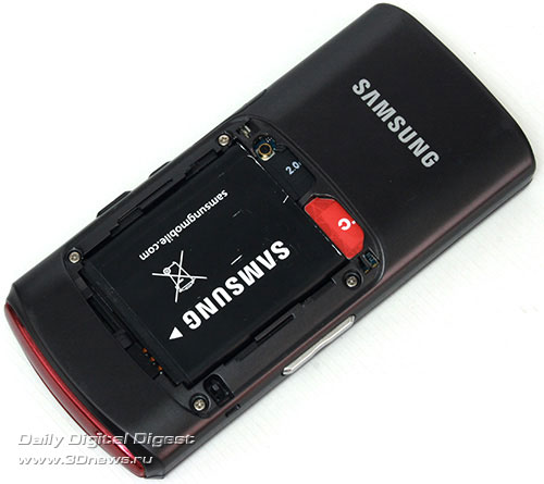 Samsung S8300 ULTRA TOUCH . Вид сзади со снятой крышкой