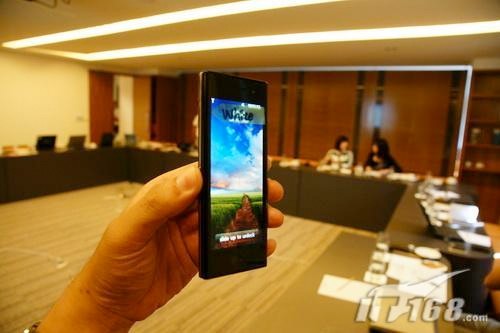 LG Chocolate BL40