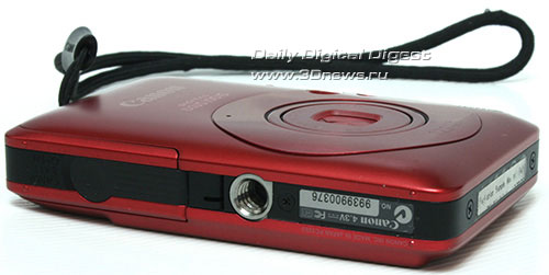 Canon IXUS 100IS. Вид снизу