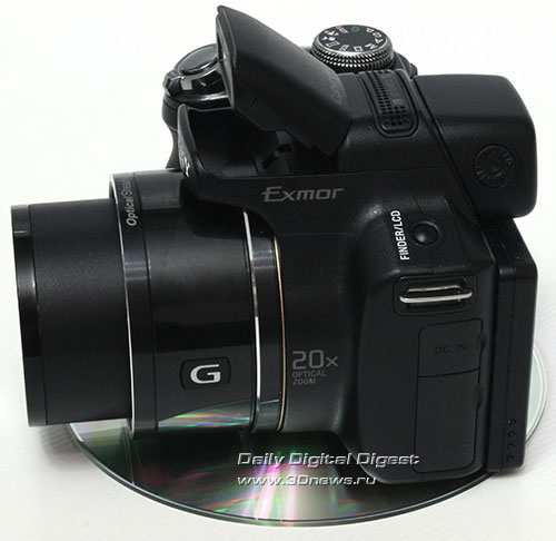 Sony CyberShot HX1. Вид общий. Объектив в крайнем ШУ положении