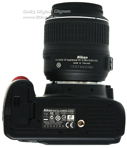 Nikon D3000. Вид снизу