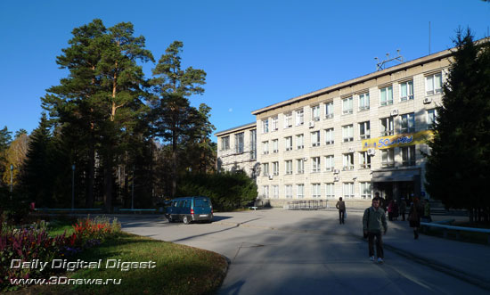 Фото главного здания НГУ