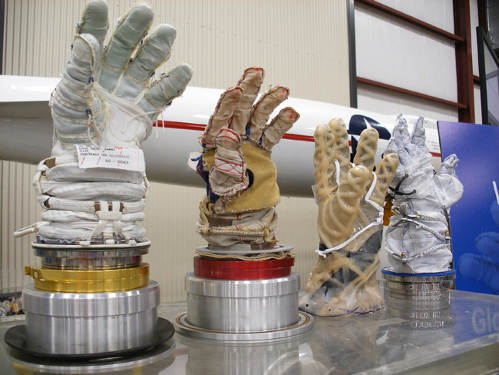 Перчатки от космического скафандра