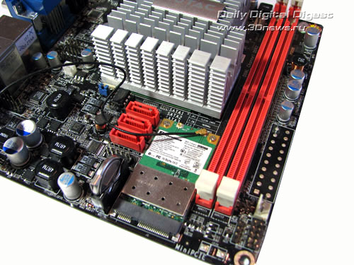 Материнская плата Zotac IONITX-A-E на чипсете NVIDIA ION.