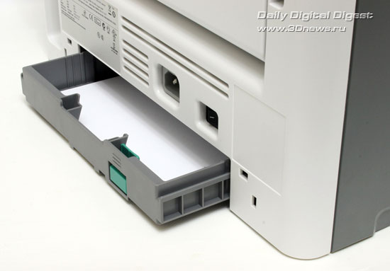 Lexmark x203n. Выступ лотка при установке размера носителя формата
Legal