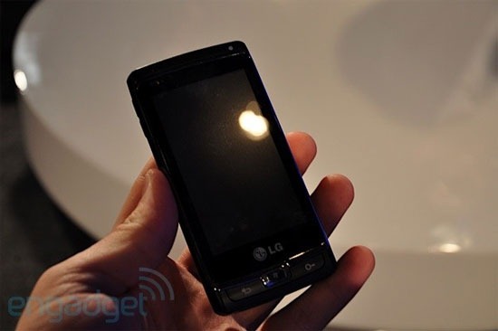 164724 Фото дня: прототип телефона на Windows Phone 7 Series