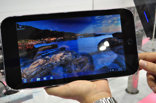 Computex 2010: iView M1Touch — уж очень похож на iPhone iView M1Touch 2 Computex 2010: iView M1Touch — уж очень похож на iPhone