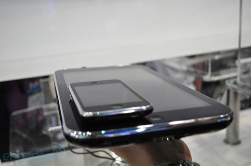 Computex 2010: iView M1Touch — уж очень похож на iPhone iView M1Touch 5 Computex 2010: iView M1Touch — уж очень похож на iPhone