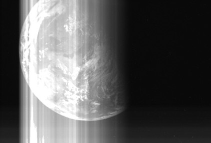 Фотография Земли, сделанная зондом Hayabusa