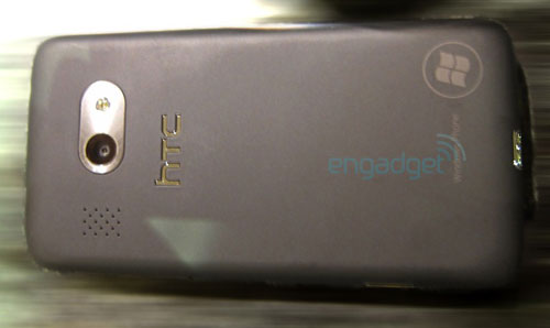HTC Windows Phone 3 «Засветился» смартфон HTC на базе Windows Phone 7
