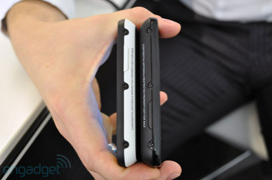 Motorola DEFY 4 Android смартфон Motorola DEFY с пыле/влагозащитой по IP67.
