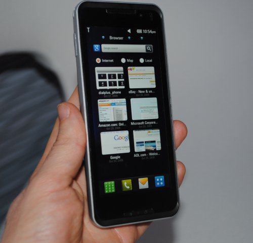 LG GW990, смартфон на базе Intel Moorestown, который должен был выйти в середине прошлого года