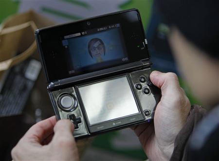 Выход Nintendo 3DS в Японии собрал толпы игроков у магазинов